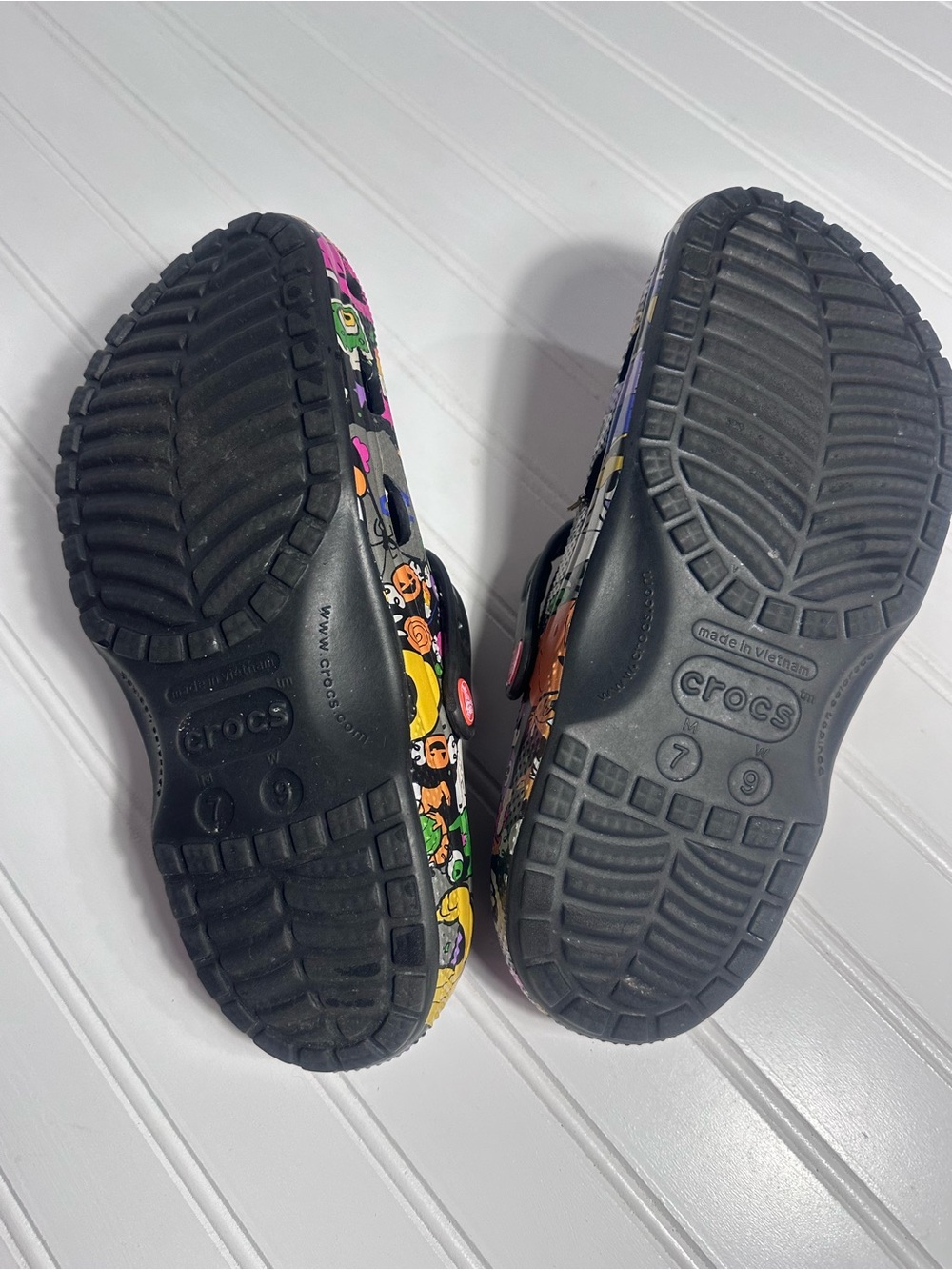 Crocs Disney Parks 2022 Halloween Mickey & Minnie Mouse clogs women’s 9 - Picture 10 of 11